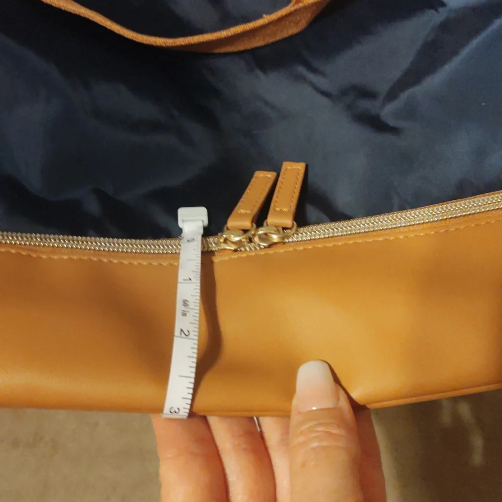 SALE!🔥 NWT! Travel Large Duffle Bag Weekender/Gym Bag Bottom Zip Compartment